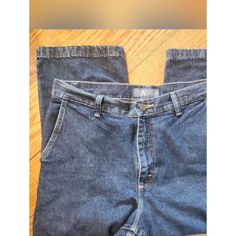 12 Wrangler for Women Classic High-Waist Denim Cropped Jeans- Medium Blue wash - Picture 3 of 8